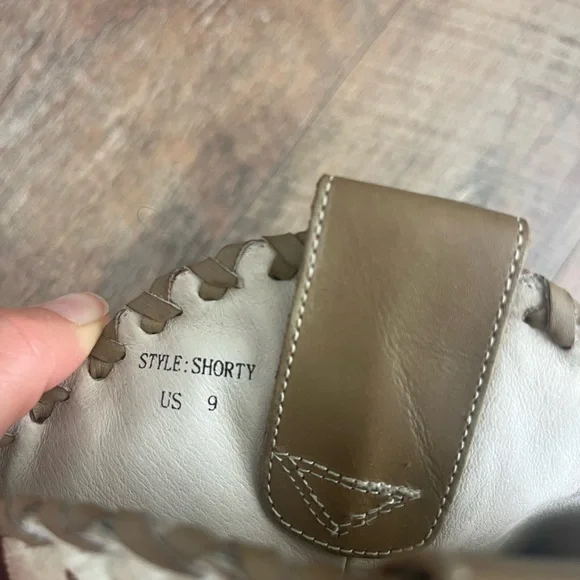 Maya 🐮 Ankle Boots - Picture 7 of 8